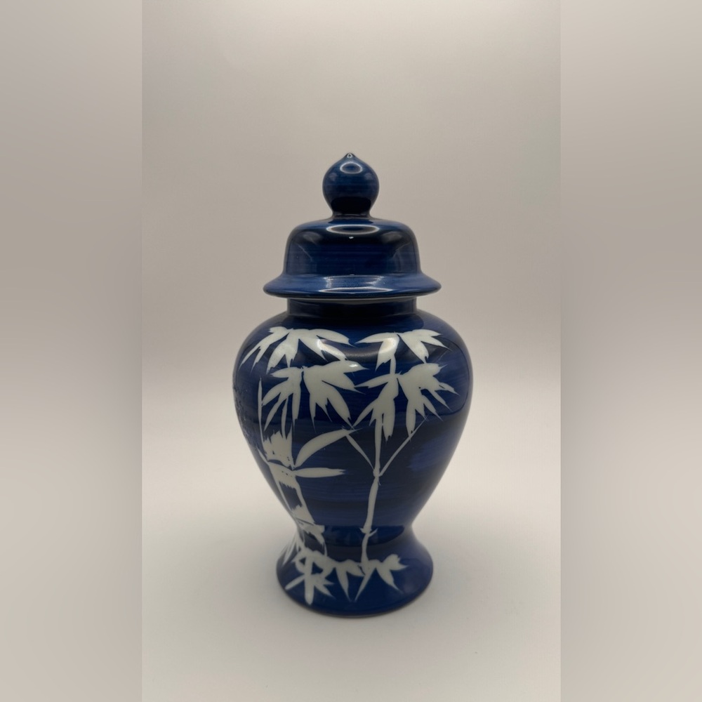 Vintage Toyo Chinese Blue and White Porcelain  Ginger Jar, Lucky Bamboo design